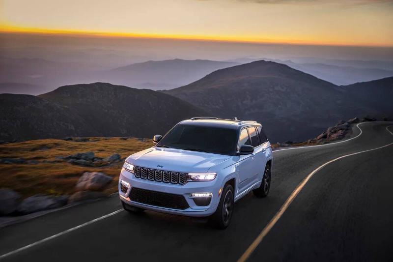 2022-jeep-grand-cherokee-097
