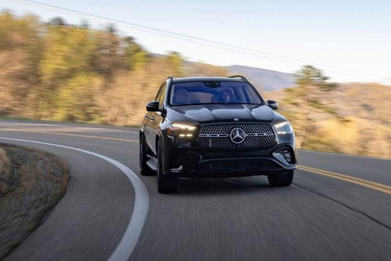 mercedes-benz-gle-class-front-head-on-shot