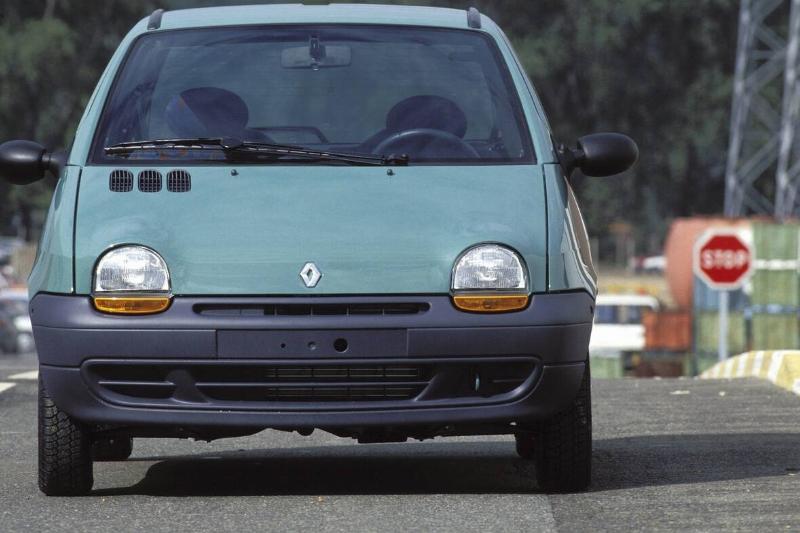 The Making Of Renault 'Twingo' At Renault Plant Of Flins On September 27th, 1992