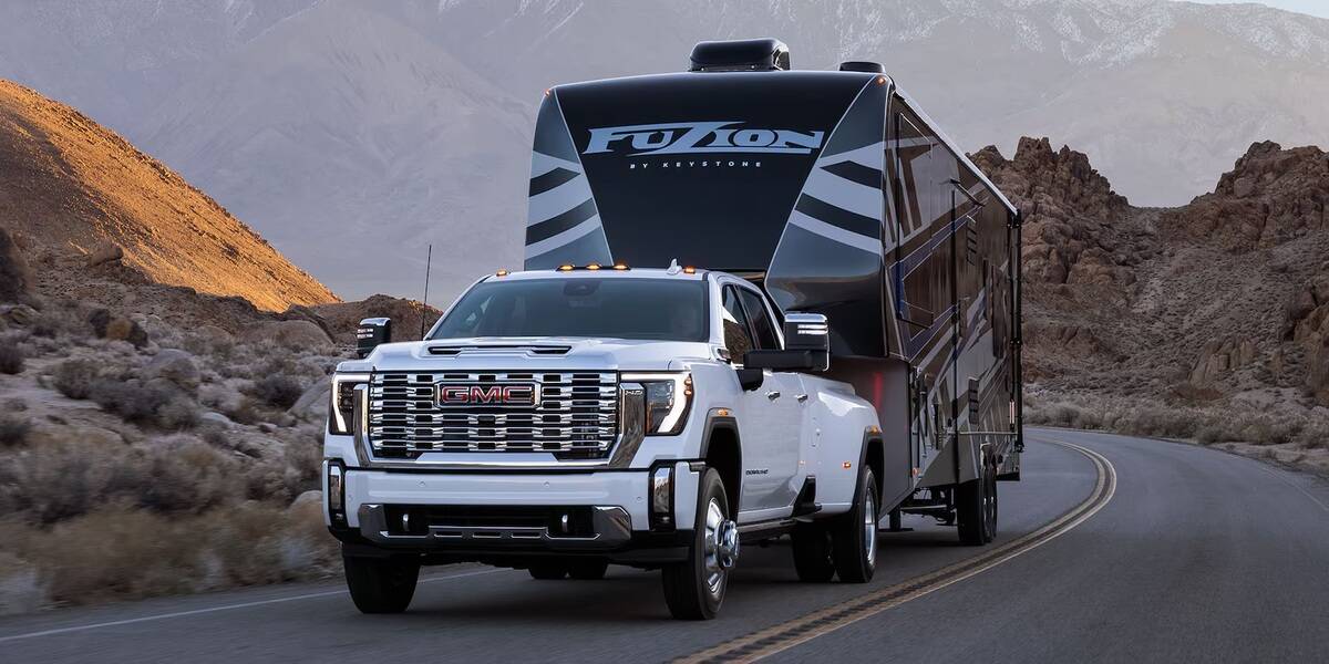 2025-sierra-hd-mov-gallery-exterior-16-1920x960-25PGSRHD00174_