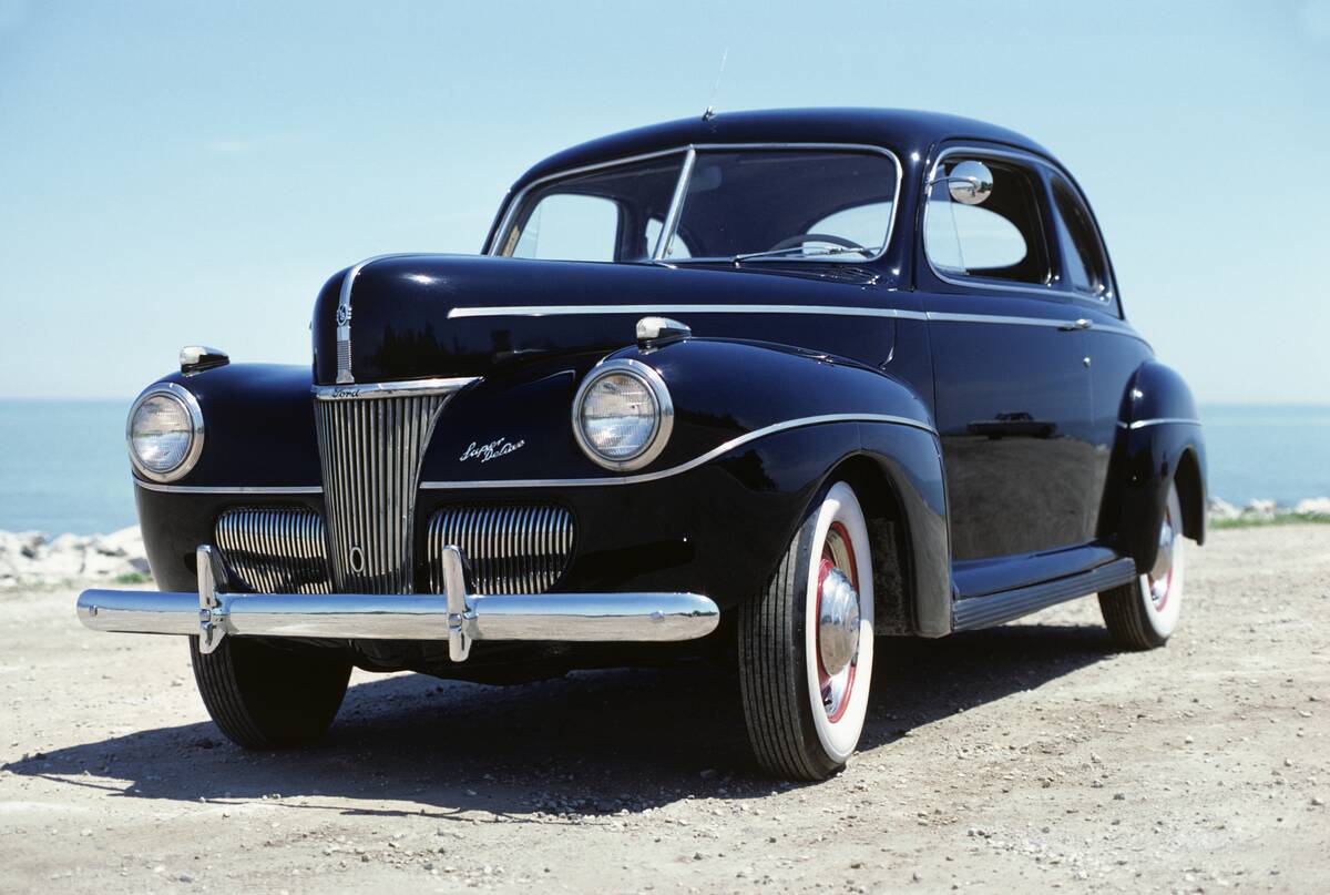 1940s 1941 V8 Ford Coupe