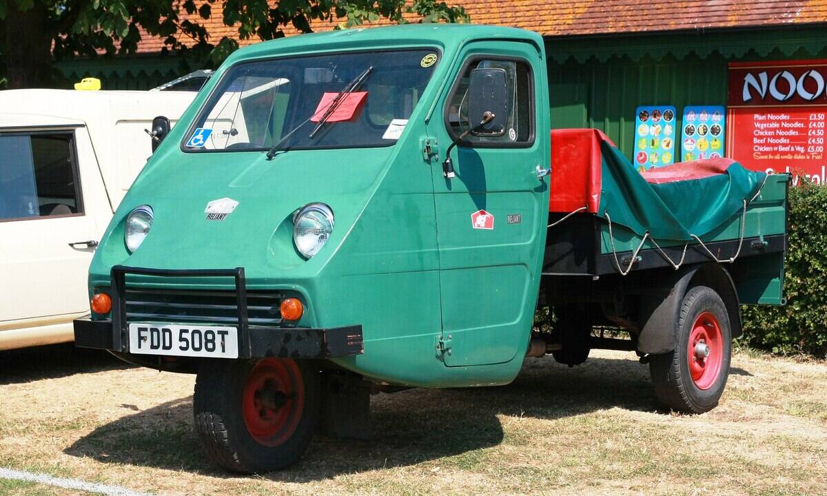 Reliant_TW9_848cc_registered_May_1979