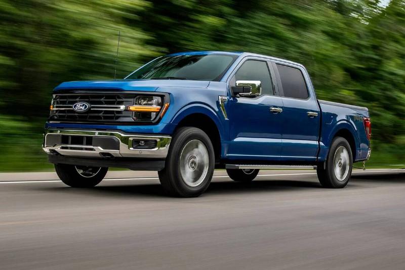 2025_ford_f-150_crew-cab-pickup_xlt_fq_oem_2_1280x855.jpg