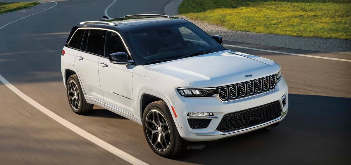 my25-jeep-grand-cherokee-vpl-gallery-image-01-expanded-desktop
