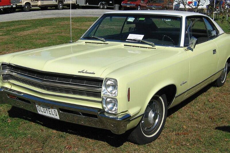 1968_AMC_Ambassador_yellow_2-door