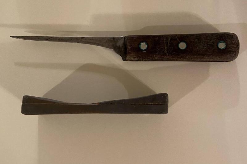 knife