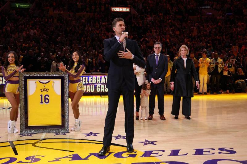 Memphis Grizzlies v Los Angeles Lakers