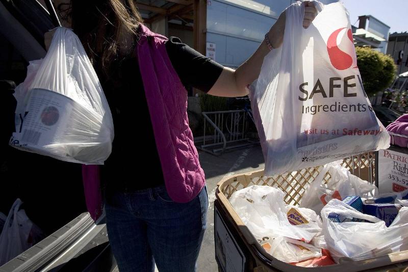 San Francisco To Ban Non-Recyclable Plastic Bags