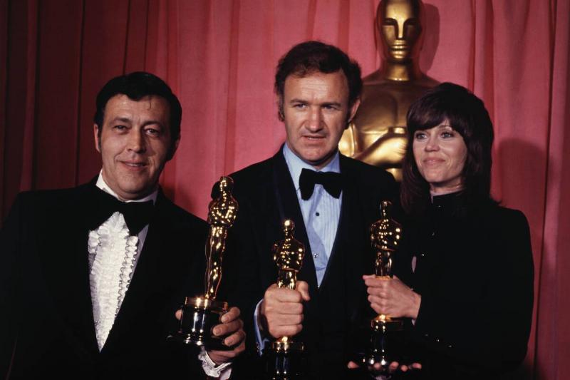 Actors Holding Oscar Awards