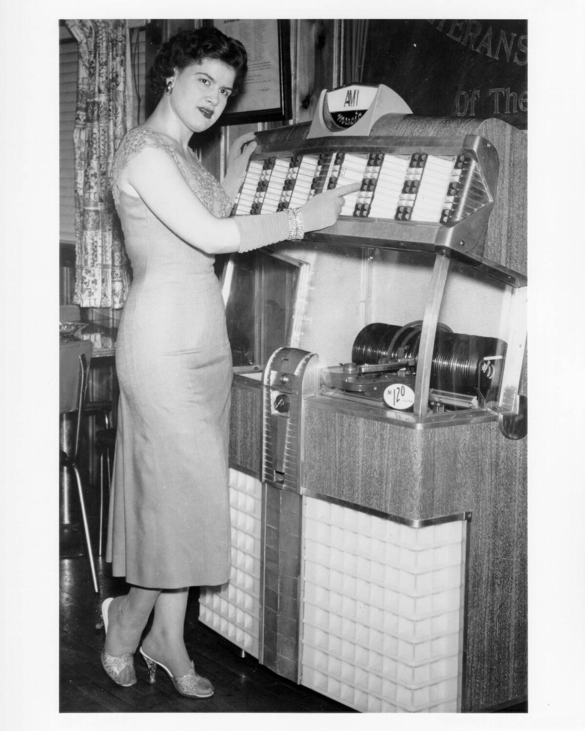 Patsy Cline At The Jukebox