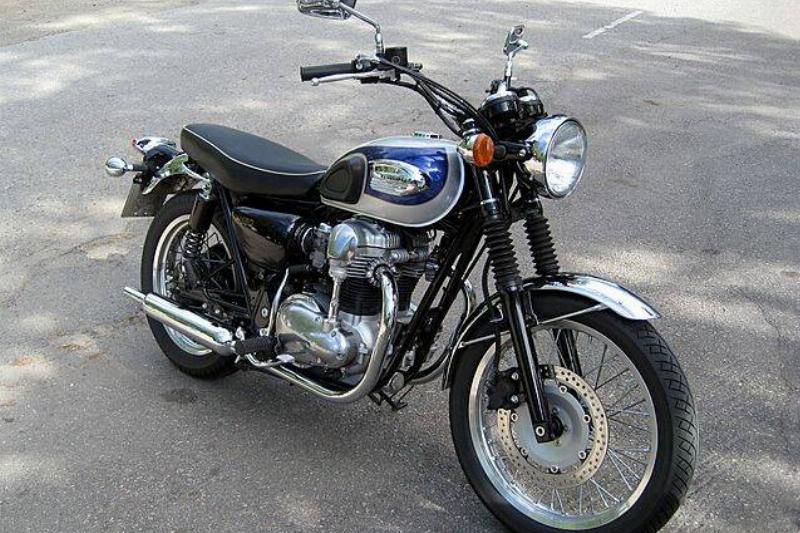 640px-Kawasaki_W650_2000