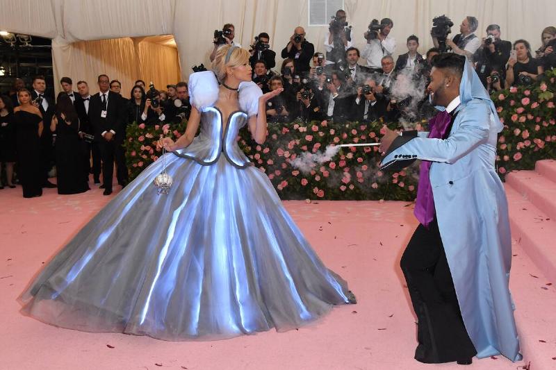 TOPSHOT-US-ENTERTAINMENT-FASHION-METGALA-CELEBRITY-MUSEUM-PEOPLE