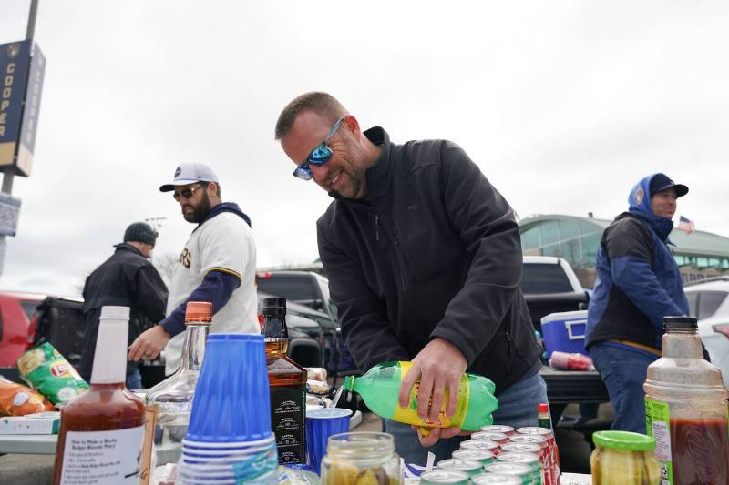 Kansas City Royals v. Milwaukee Brewers