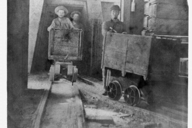 The_Tunnel-Gould_&_Curry_Mine_LCCN2002724173.tif