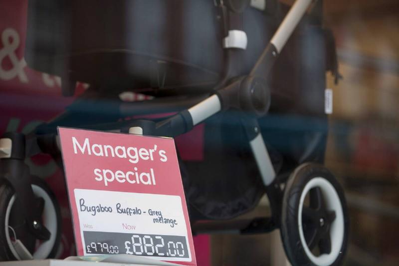 Amazon.com Inc. and Brexit Take Toll as Toys 'R' Us U.K., Maplin Fail