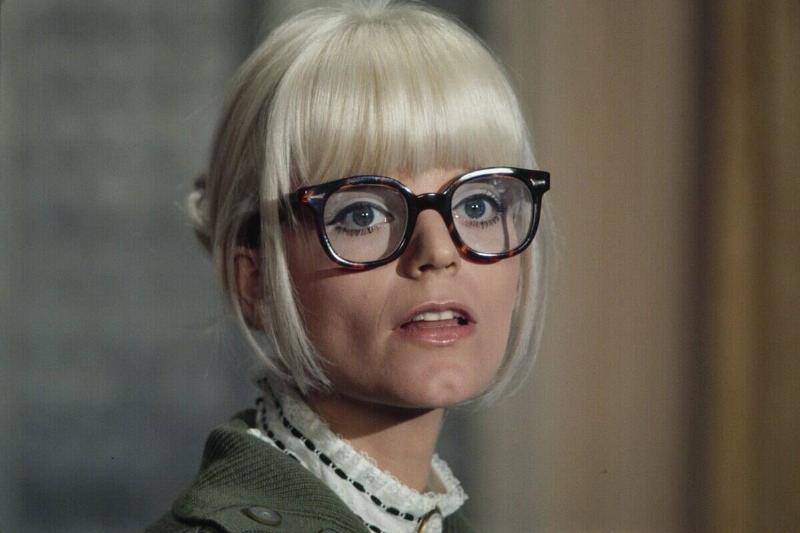 CAROL WAYNE