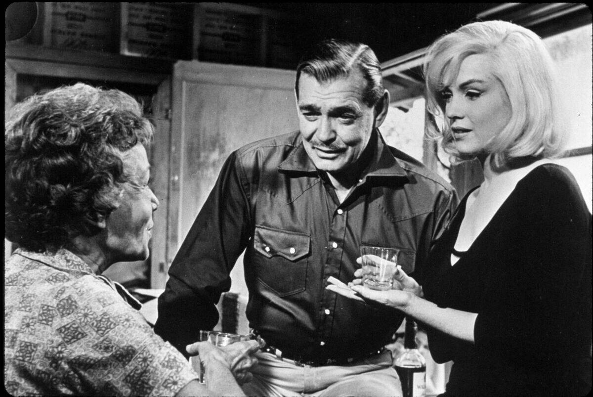Thelma Ritter, Clark Gable and Marilyn Monroe as Isabelle Steers, Gay Langland and Roslyn Taber in 'The Misfits'