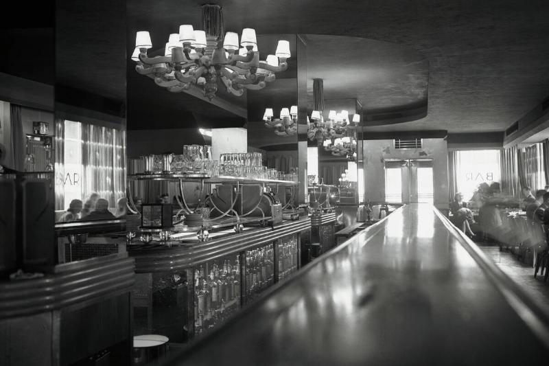 Interior of Lonchamps