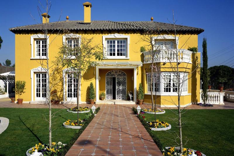 View of an elegant house on a sunny day