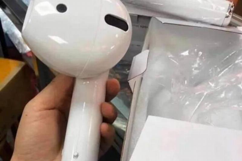 he-ordered-airpods-through-aliexpress-v0-qgfpzvun6mv41