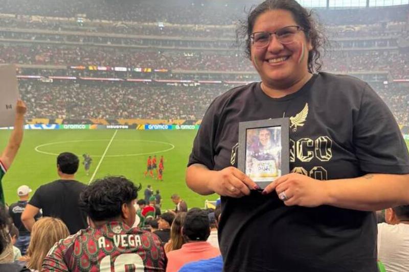 i-took-my-dad-to-the-match-fulfilling-a-20-year-promise-v0-decvixmnsqbf1