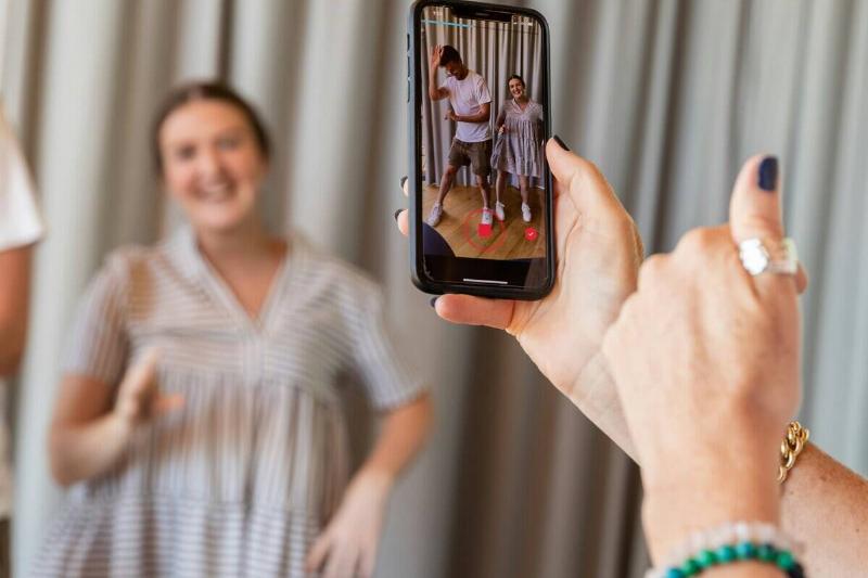 s-o-c-i-a-l-c-u-t-BUIqHYpMt_M-unsplash