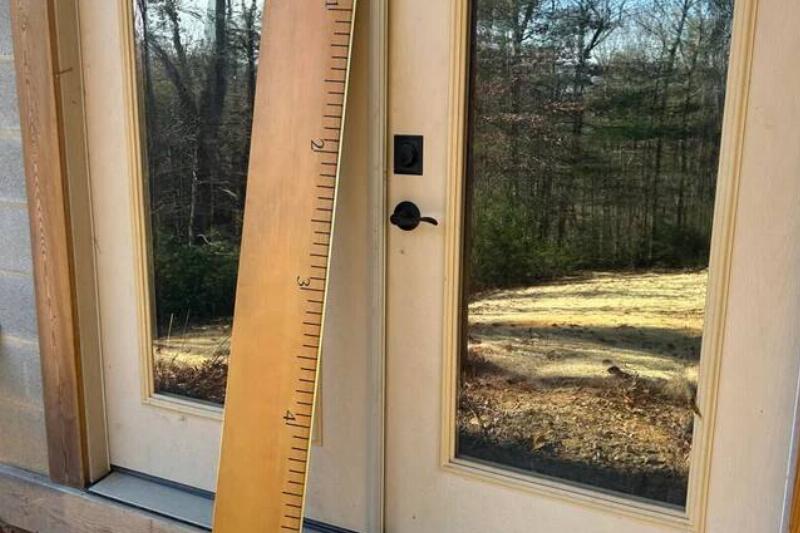 so-i-bought-a-ruler-off-of-temu-cabin-door-for-scale-v0-q8hlz54pci3c1