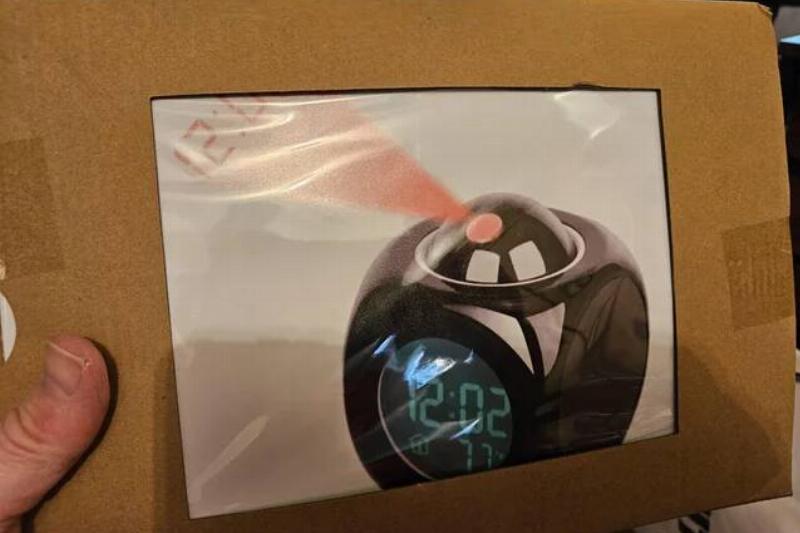 temus-scammy-local-sellers-send-me-picture-of-a-clock-v0-gf9tvy8gtl0f1