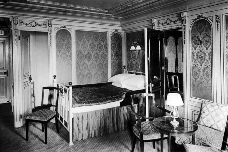 UK: RMS Titanic, A Luxury Bedroom, c. 1912