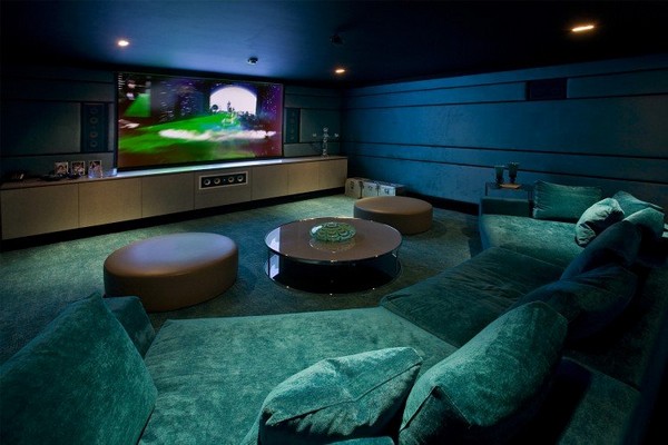 Contemporary Home in London 24