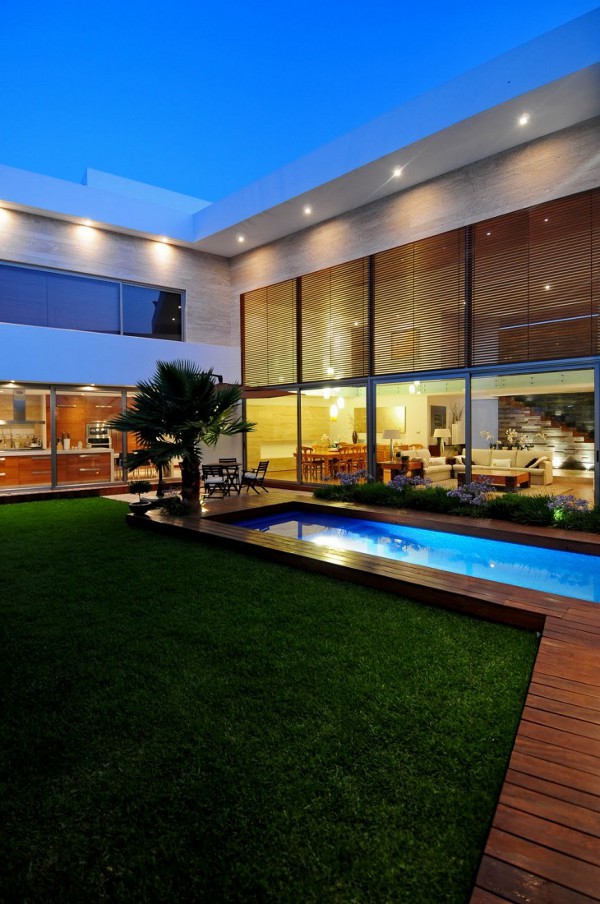 EV House by Ze Arquitectura 6