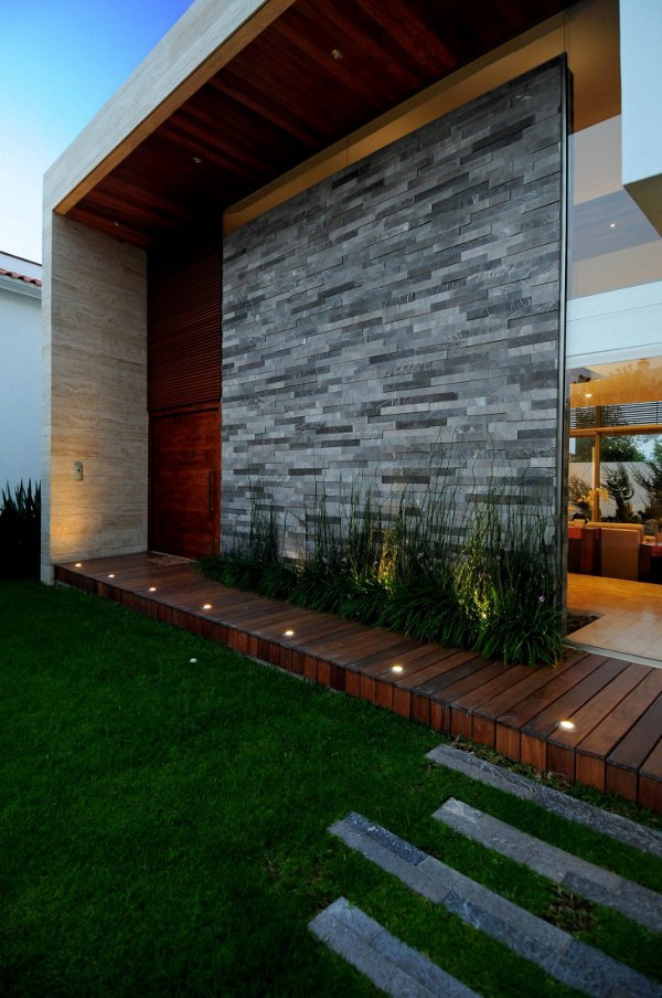 EV House by Ze Arquitectura 8