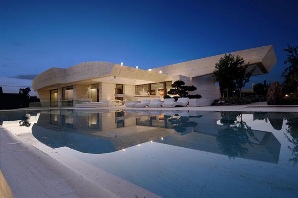 Sensational sculptural residence in La Finca 2