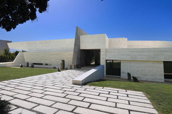 Sensational sculptural residence in La Finca 6