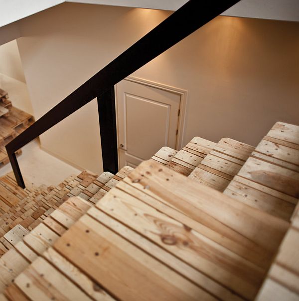 Recycled Pallet Office BrandBase Amsterdam 7