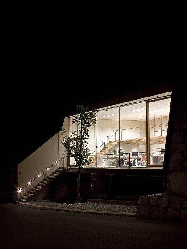 Innsbruck Atelier – Office Under the Garden 10