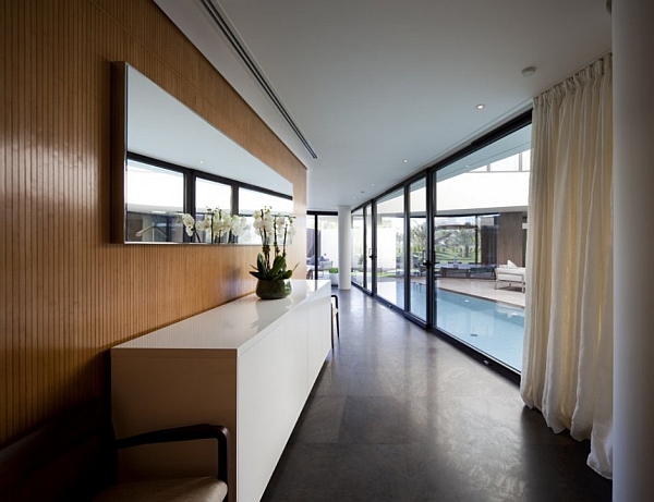 Mop House – living area
