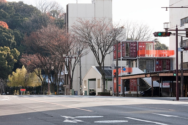 shipping container studio – sugoroku 6