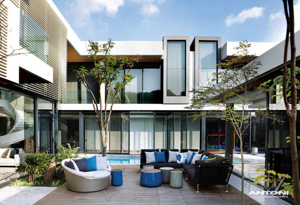 Opulent modern home in Houghton – front terrace