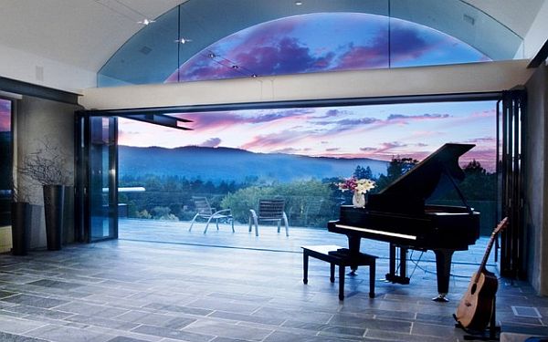 barrel-vaulted ceiling captures and frames a beautiful view