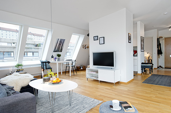 white attic apartment – scandinavian style