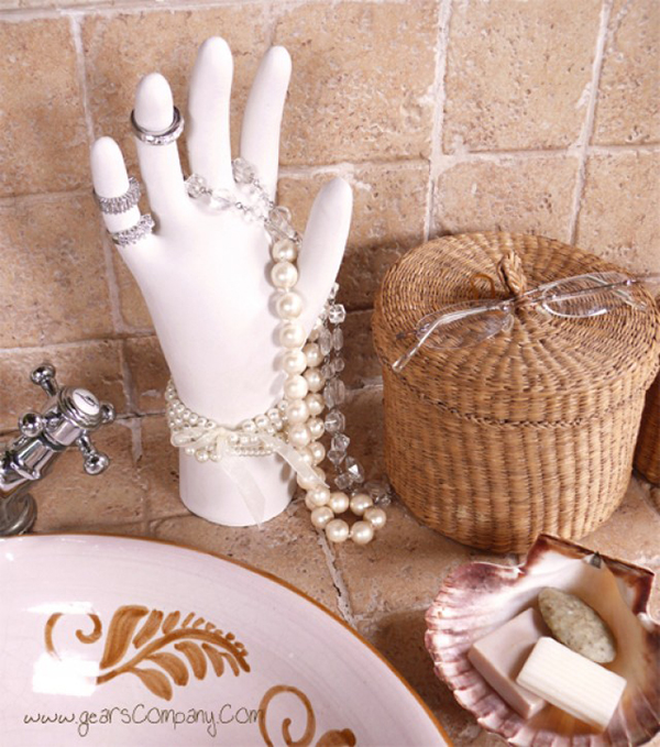 DIY Jewelry Organizer – Plaster Hand