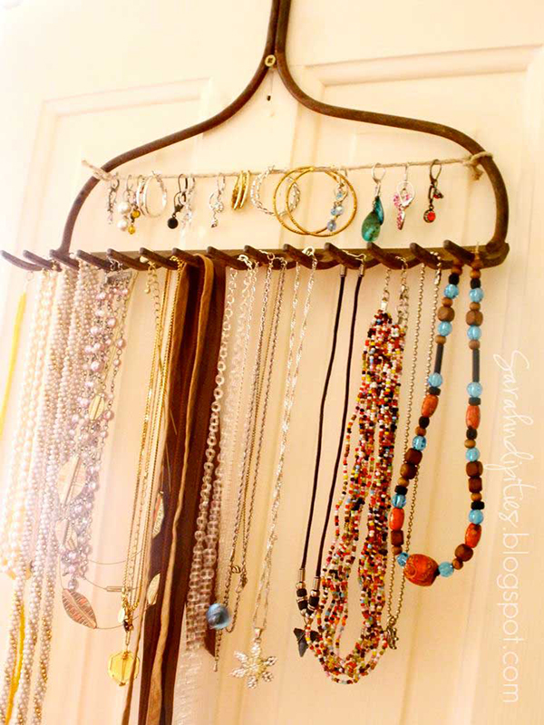 DIY Jewelry Organizer – Rake
