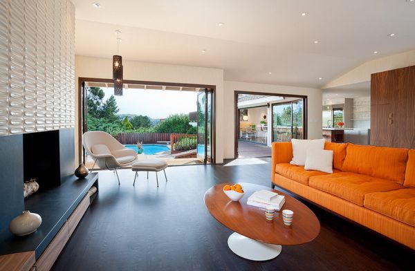 Saarinen’s classics come together- Womb chair and the Tulip Base table