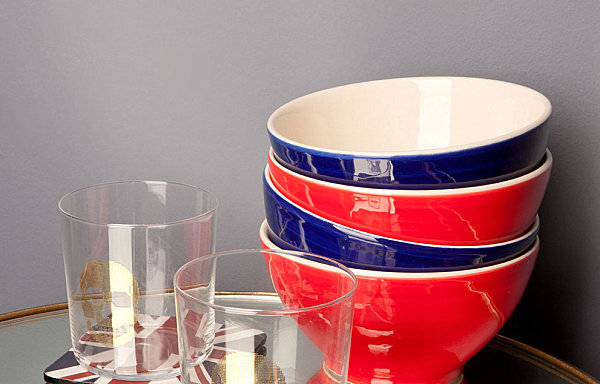 Dinnerware in red and blue