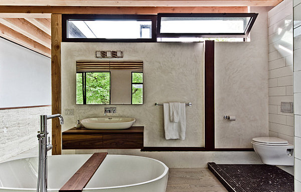Striking details in a neutral bathroom