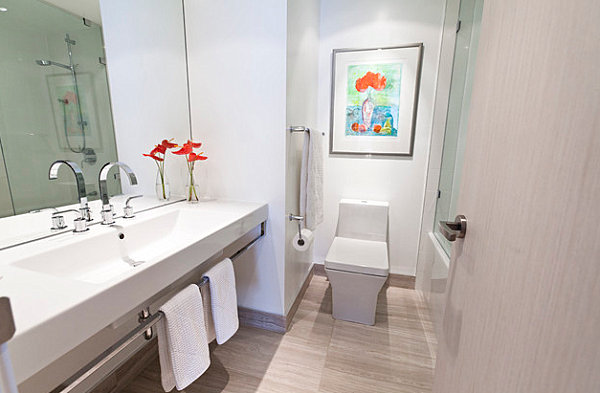Vibrant orange in a minimalist bathroom