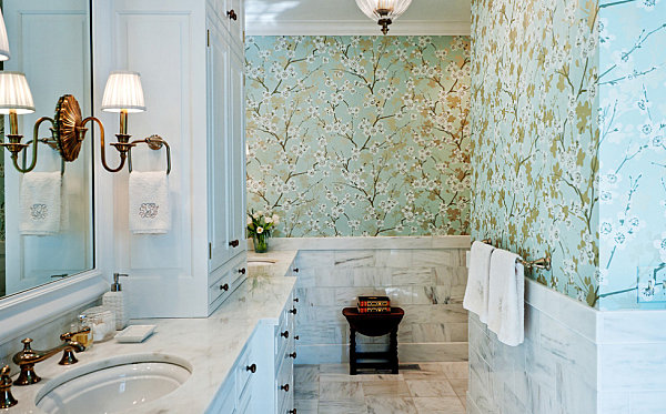 Floral wallpaper for a serene bathroom