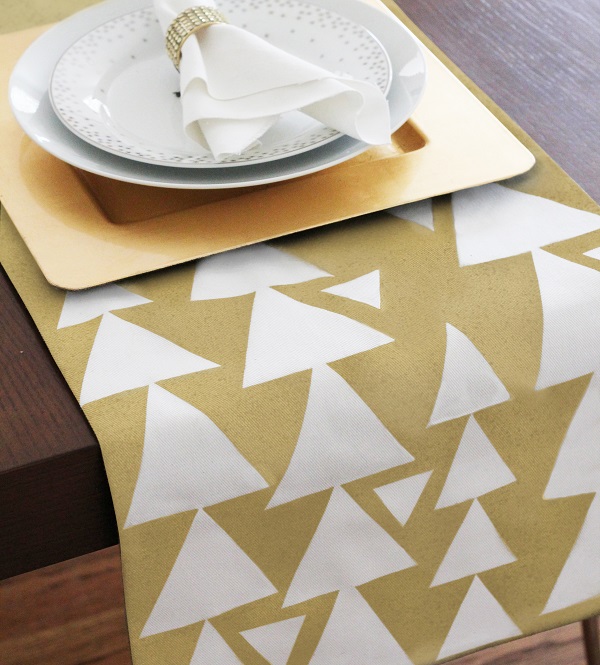 Geometric patterned table runner