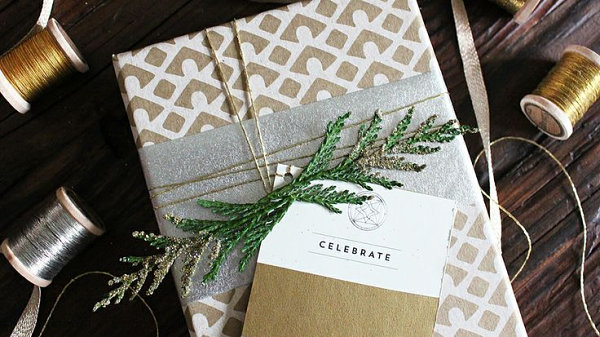 Shimmering greenery on silver and gold